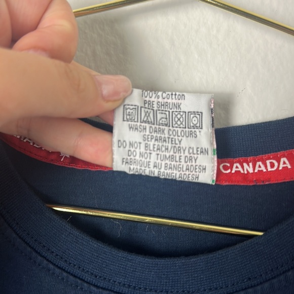 Souvenir Montreal Canada Navy Blue T-Shirt - Picture 7 of 7